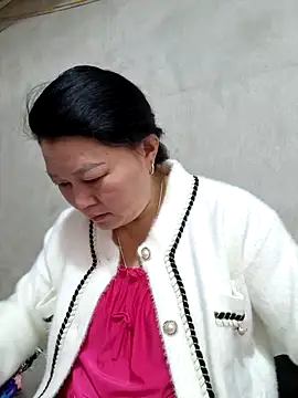 yoowwmr online show from 11/24/25, 01:49