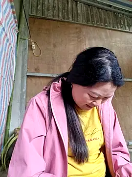 yoowwmr online show from 11/04/25, 03:32