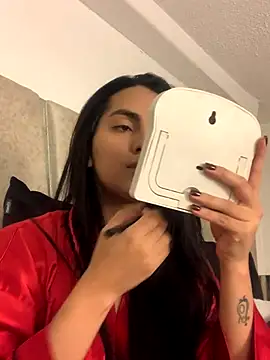 Snapshot of CamiJone chatting on 11/29/25, 11:27 CamiJone online show from 11/29/25, 11:27