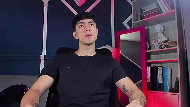 etham wolf  online show from 11/25/25, 11:54