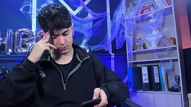 etham wolf  online show from 10/28/25, 12:04