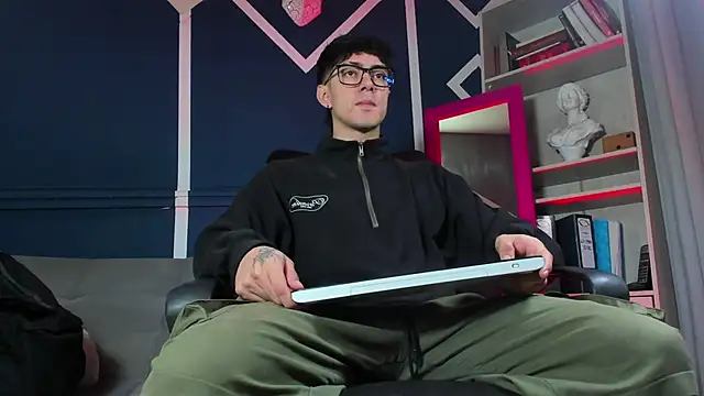 etham wolf  online show from 12/20/25, 01:47