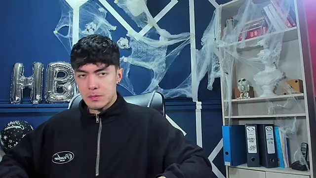 etham wolf  online show from 10/29/25, 12:15