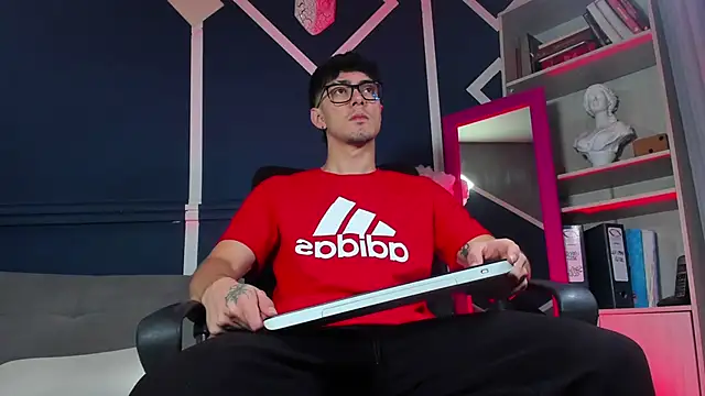 etham wolf  online show from 12/17/25, 01:16