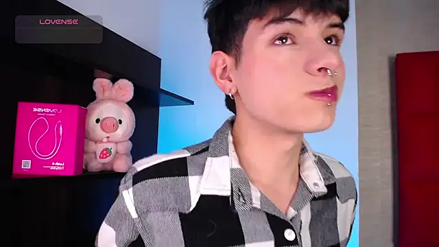 Ezra Storm online show from 12/17/25, 04:39