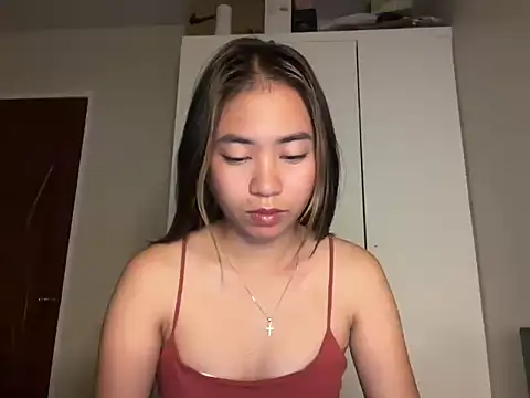 candycrushyyy online show from 12/17/25, 02:49