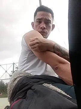 Snapshot of Andreshot911 chatting on 11/05/25, 08:45 Andreshot911 online show from 11/05/25, 08:45