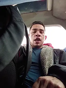 Snapshot of Andreshot911 chatting on 11/07/25, 07:18 Andreshot911 online show from 11/07/25, 07:18