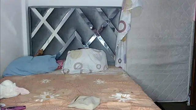 Snapshot of Tom_Hardy11 chatting on 11/03/25, 11:08 Tom Hardy11 online show from 11/03/25, 11:08