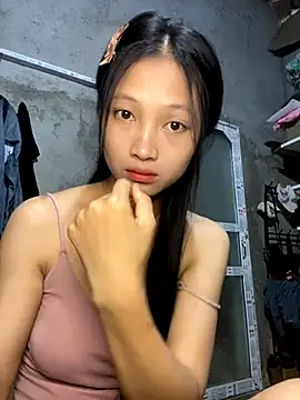 Snapshot of vyvy777 chatting on 09/23/25, 12:28 vyvy777 online show from 09/23/25, 12:28