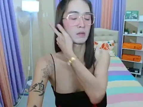 XxTsUncutAskaxX online show from 05/10/26, 04:49