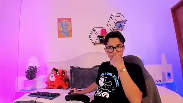 jin luna online show from 10/19/25, 12:08