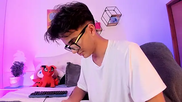 jin luna online show from 10/20/25, 12:06