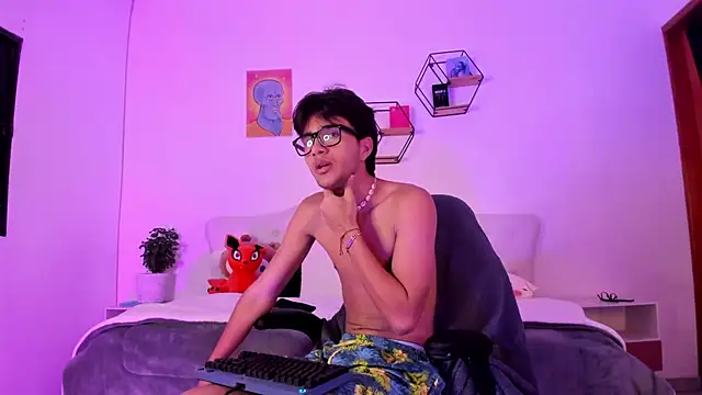 jin luna online show from 10/07/25, 11:44