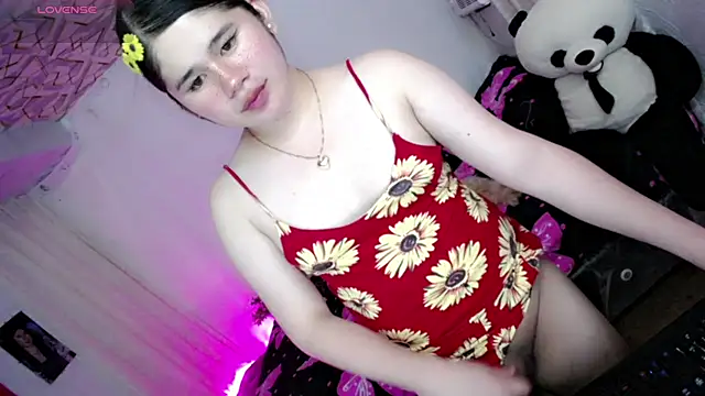 Snapshot of skinnygirl_69 chatting on 06/26/26, 01:50 skinnygirl 69 online show from 06/26/26, 01:50