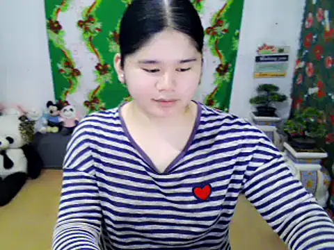 Snapshot of skinnygirl_69 chatting on 12/04/25, 04:50 skinnygirl 69 online show from 12/04/25, 04:50