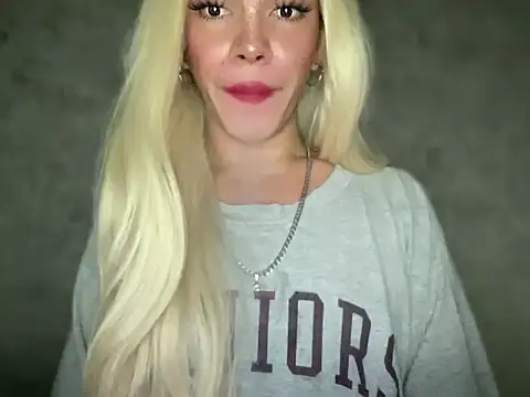 Snapshot of Misselliefayexxx chatting on 02/10/26, 04:00 Misselliefayexxx online show from 02/10/26, 04:00