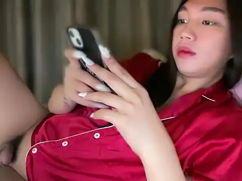 kat mire online show from 04/13/26, 07:51