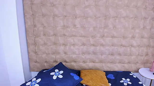 MiiaSmith   online show from 09/10/25, 08:41