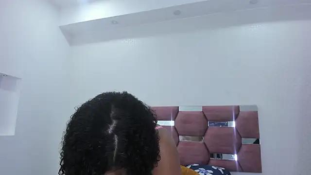 MiiaSmith   online show from 11/20/25, 09:15