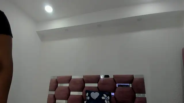 MiiaSmith   online show from 11/14/25, 08:45