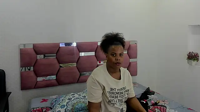 MiiaSmith   online show from 10/08/25, 08:31