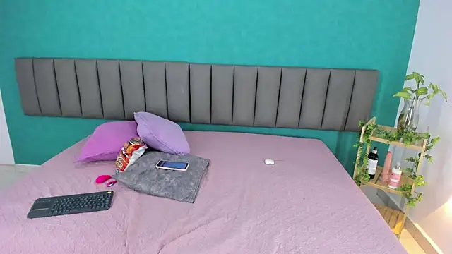 MiiaSmith   online show from 10/12/25, 09:49