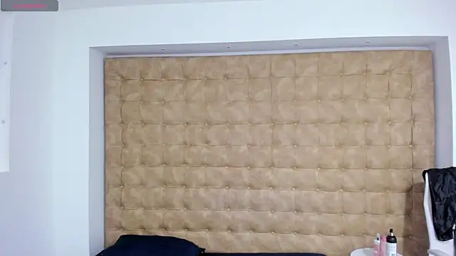 MiiaSmith   online show from 11/13/25, 09:19