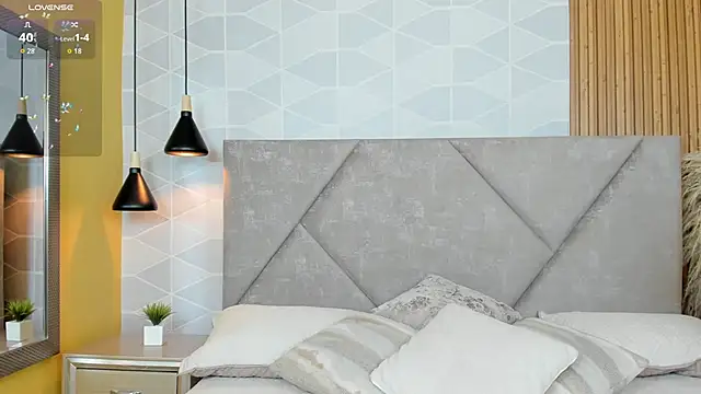 Jade Whisper online show from 10/22/25, 01:27