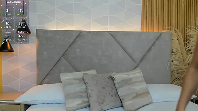 Jade Whisper online show from 10/04/25, 01:29