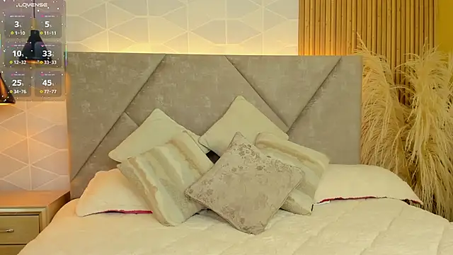 Jade Whisper online show from 09/27/25, 01:34