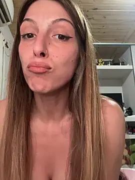 Snapshot of irisdollbb chatting on 10/19/25, 04:37 irisdollbb online show from 10/19/25, 04:37