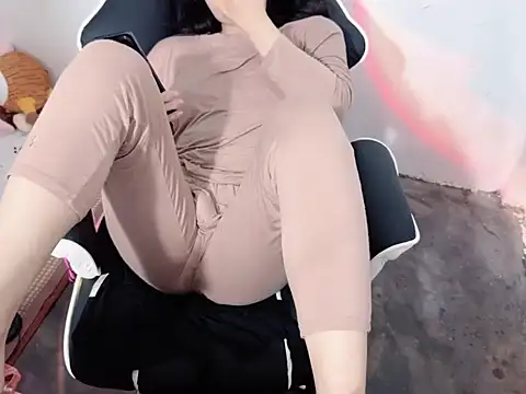 Snapshot of Bino119 chatting on 11/11/25, 04:07 Bino119 online show from 11/11/25, 04:07