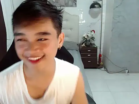 Snapshot of sexysam14 chatting on 11/04/25, 05:33 sexysam14 online show from 11/04/25, 05:33