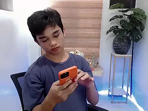 Snapshot of sexysam14 chatting on 10/20/25, 11:05 sexysam14 online show from 10/20/25, 11:05