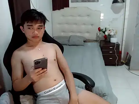 Snapshot of sexysam14 chatting on 11/16/25, 04:39 sexysam14 online show from 11/16/25, 04:39