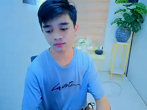 Snapshot of sexysam14 chatting on 11/18/25, 04:05 sexysam14 online show from 11/18/25, 04:05