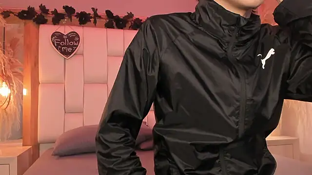 Daphne And Roger online show from 02/24/26, 11:00