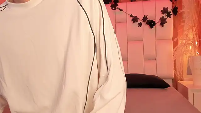 Daphne And Roger online show from 02/07/26, 10:56