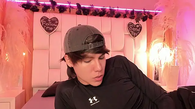 Daphne And Roger online show from 03/02/26, 11:17