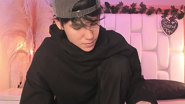 Daphne And Roger online show from 04/04/26, 11:06