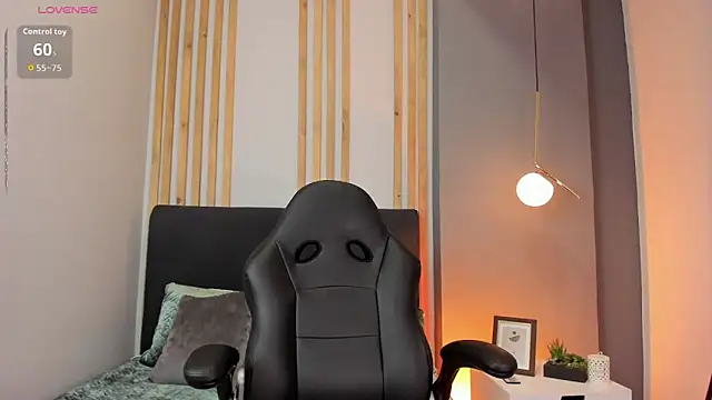 ivy collins  online show from 10/24/25, 09:47