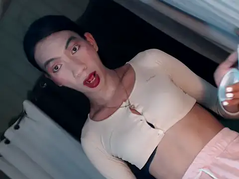 xyourdreamtrans online show from 11/27/25, 03:51