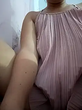 Snapshot of Yoo_j chatting on 11/03/25, 12:09 Yoo j online show from 11/03/25, 12:09