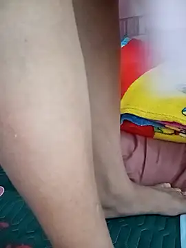 Snapshot of Yoo_j chatting on 11/04/25, 01:31 Yoo j online show from 11/04/25, 01:31