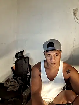 Snapshot of mr_dave chatting on 05/15/26, 04:27 mr dave online show from 05/15/26, 04:27