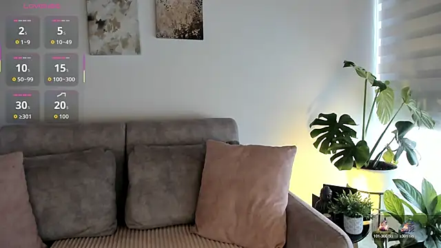 Estrer collins online show from 11/14/25, 07:28