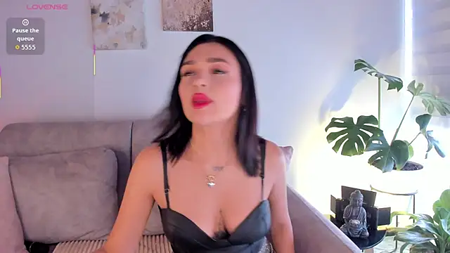 Estrer collins online show from 09/29/25, 07:52