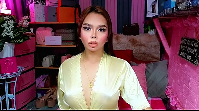 MoniqueCeleste online show from 11/15/25, 02:48