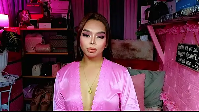 MoniqueCeleste online show from 11/04/25, 02:04